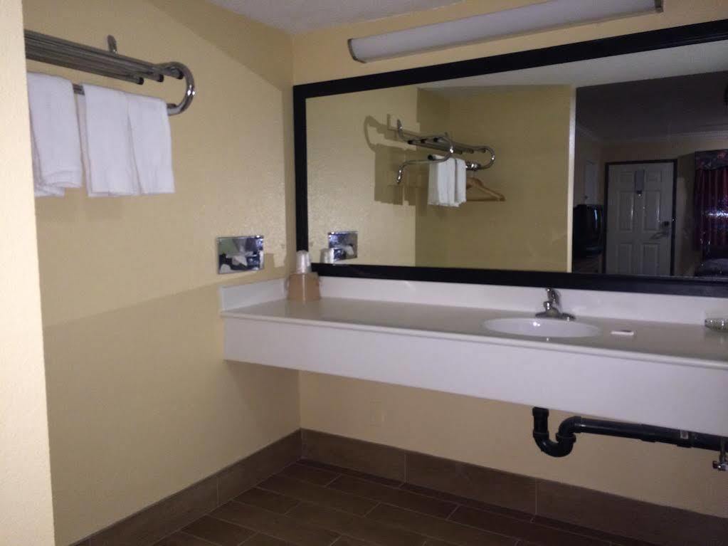 Americas Value - Azusa/pasadena Hotel